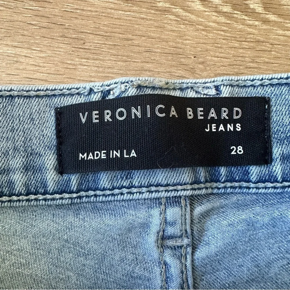 Veronica Beard Ryleigh High Rise Slim Straight Jeans in Vail Wash Sz 28